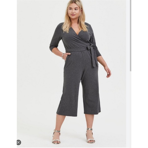 Torrid Gray Charcoal Terry Self Tie Culotte Wide Leg Jumpsuit SZ 4X - Picture 1 of 10